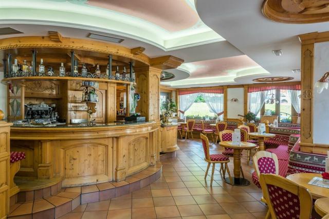 Hotel St. Raphael, Madonna di Camp, (4)