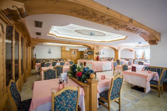 Hotel St. Raphael, Madonna di Camp, (2)