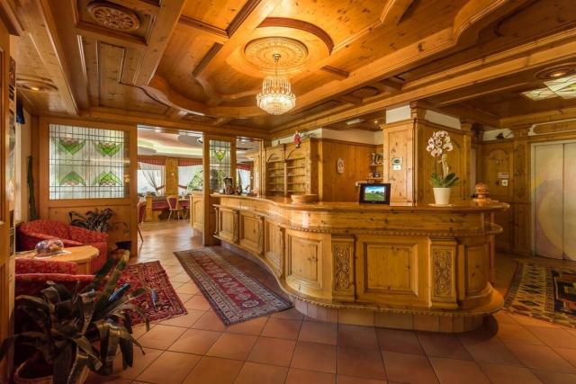 Hotel St. Raphael, Madonna di Camp, (3)