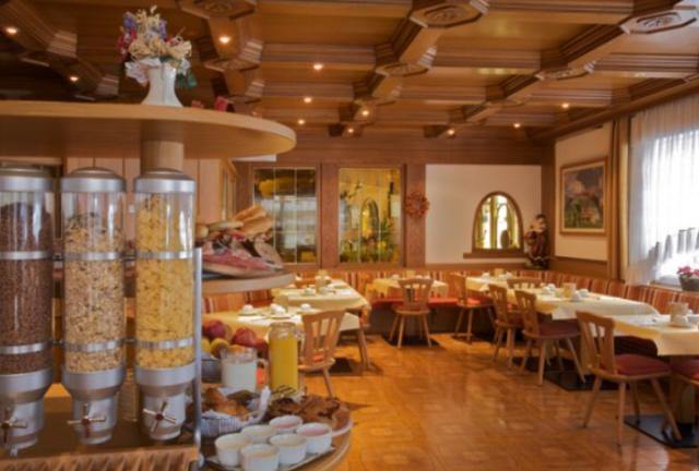 Hotel Diana   Canazei (7)