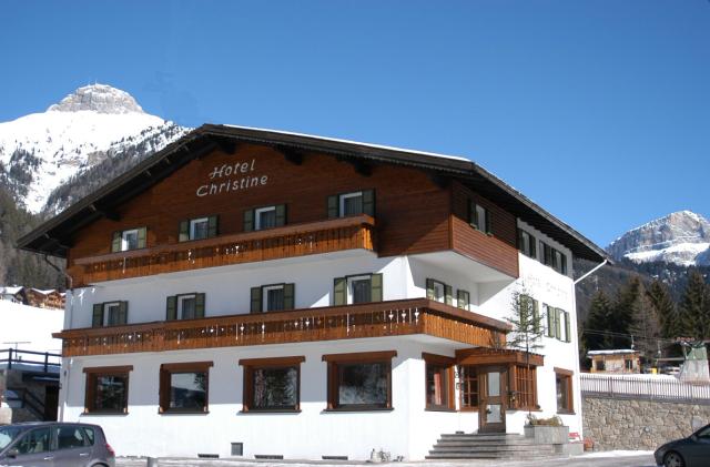 Hotel Christine   Campitello di Fassa (1)