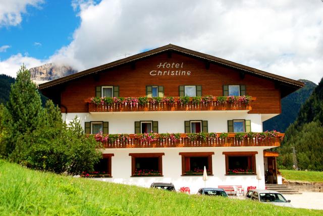 Hotel Christine   Campitello di Fassa (2)