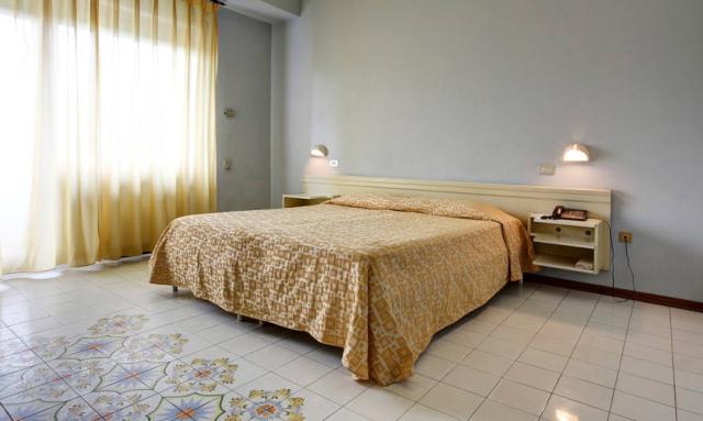 1365_06_donjuan_giulianova_camera_all