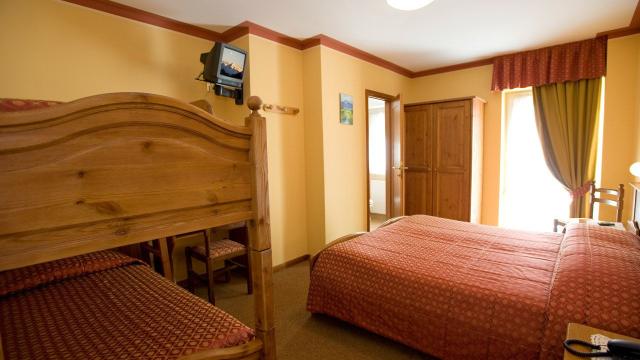 hotel-i-rododendri-camere-t-1280x720-5 (1)