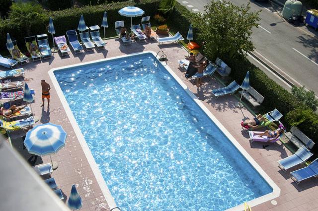 piscina-hotel