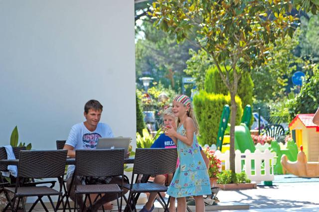 terrazza-hotel-zona-bimbi-lignano