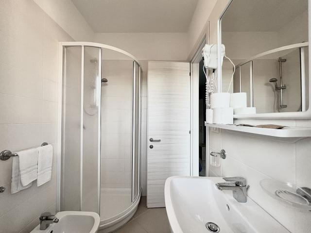 bagno-camera-doppia-hotel-a-lignano
