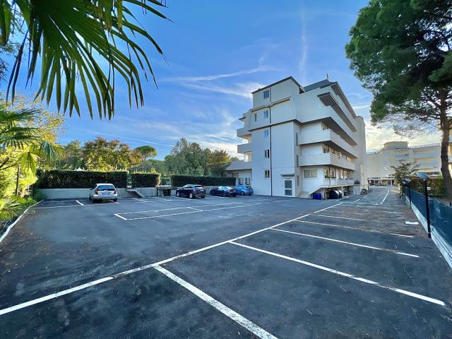 parcheggio-gratuito-hotel-lignano-riviera