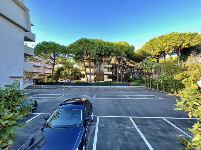 parcheggio-gratuito-hotel-lignano-riviera-1