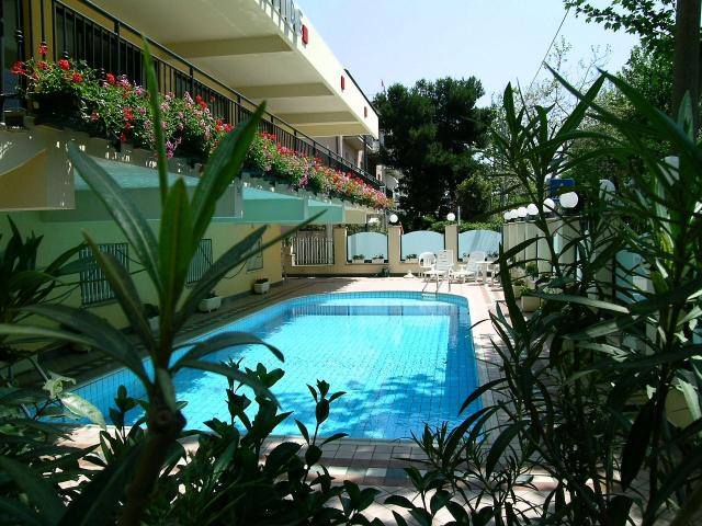 973_13_Artide_Rimini_Piscina_Estate