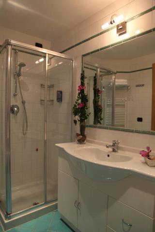 eracleamarehoteleracleapalacebagni2