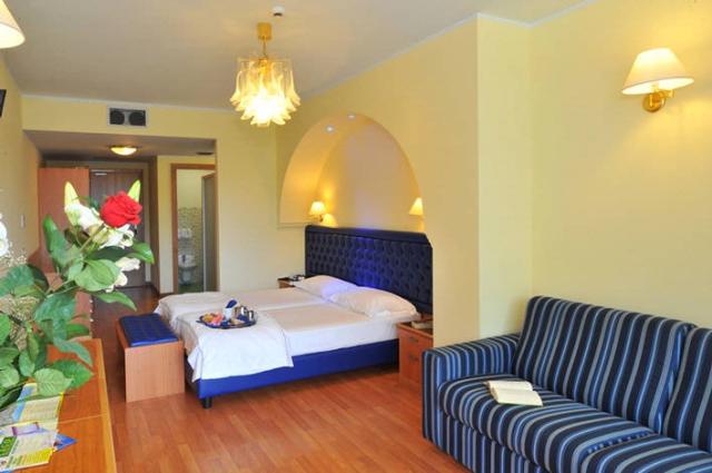 hotel-alexander-camera-1