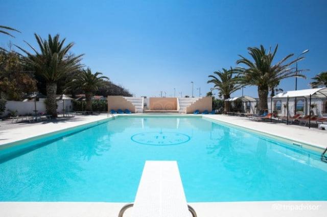 pool-v8225106-e1609008682696