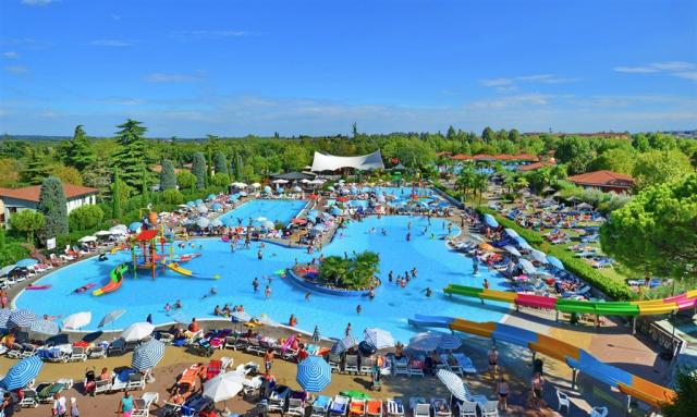 CampingBellaItalia_svoemming-pool.jpg
