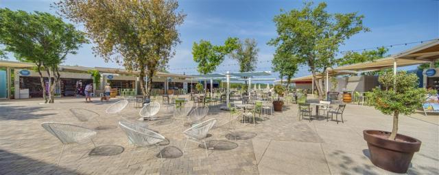 Lanterna Premium Camping Resort_Piazza panorama_01.jpg
