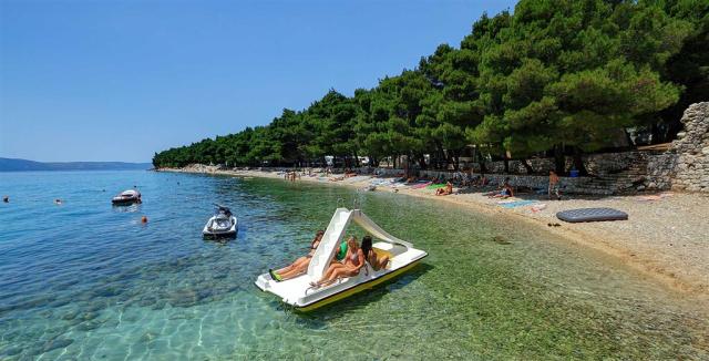 120-camp-dole-relax-on-the-beach.jpg