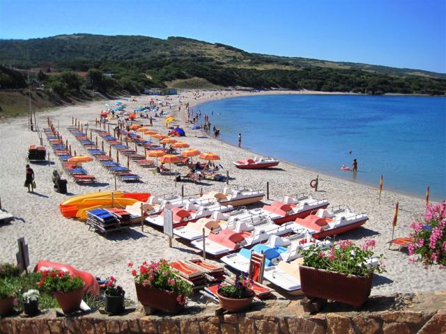 4 Spiaggia Isola Rossa.JPG