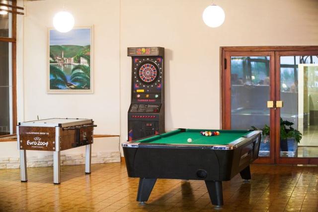 pool-bar-sports.jpg