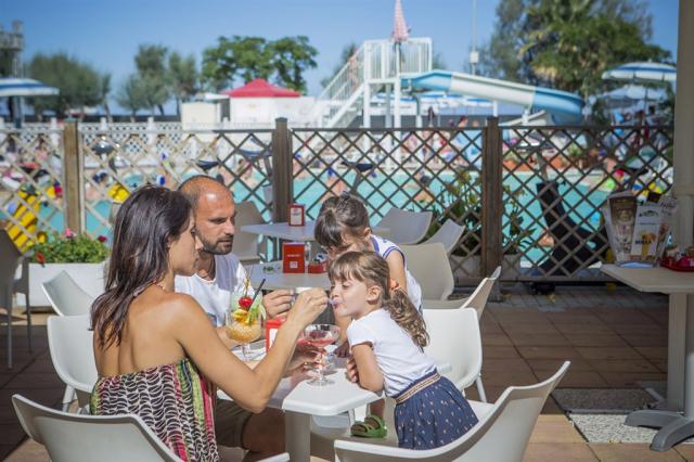 bar_piscina.jpg
