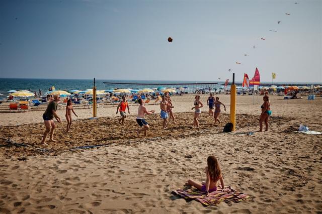 139-Beachvolleyball-Camping-Mediterraneo-Cavallino.jpg