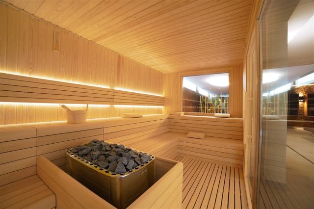 sauna-min.jpg