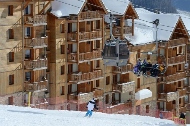 ORC - 2013 - Rochebrune - Façade résidence vue pistes - G.Baron