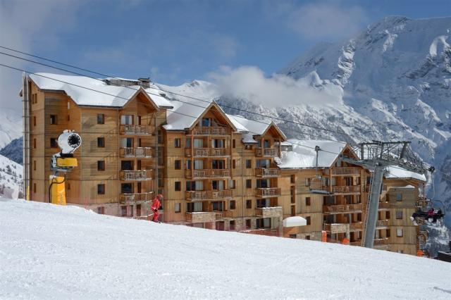 ORC - 2013 - Rochebrune - Façade résidence vue pistes - G.Baron