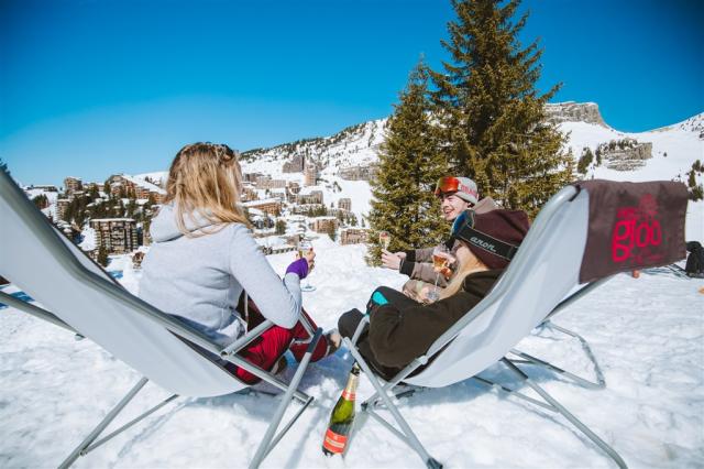 OUTDOOR_village_igloo_terrasseAvoriaz_olivergodbold12.jpg