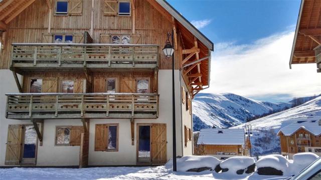 Les-Fermes-de-Saint-Sorlin-exterieur-1-hiver.jpg