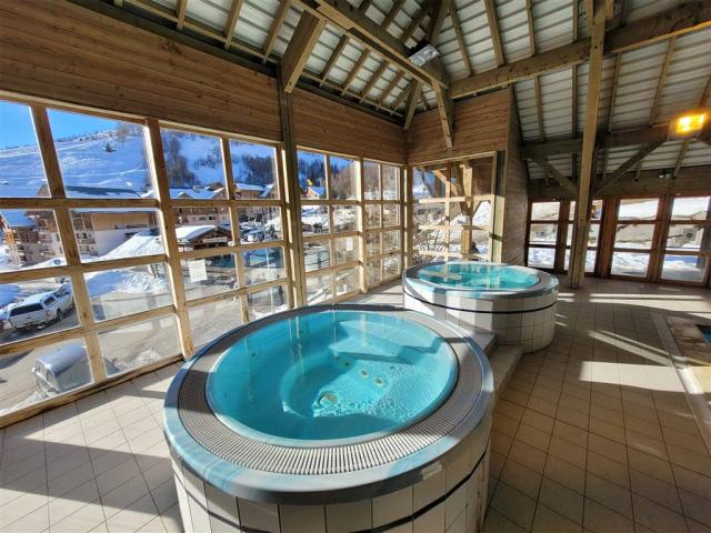 Les-Fermes-de-Saint-Sorlin-bain-a-remous-3.jpg