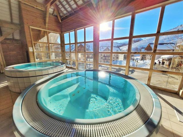 Les-Fermes-de-Saint-Sorlin-bain-a-remous-1.jpg