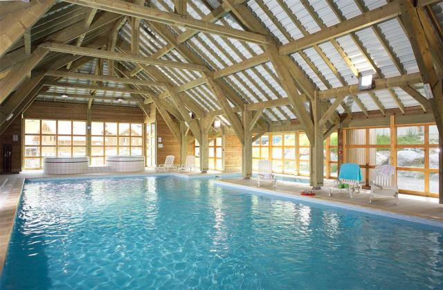 Les-Fermes-de-Saint-Sorlin-piscine.jpg
