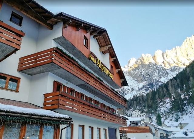 cestovni-kacelar-victoria-civetta-alpenrose-dolomiti.jpg