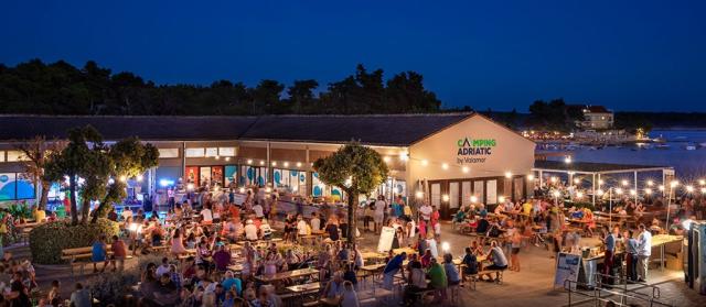 padova-premium-camping-resort-piazza-01-light.jpg