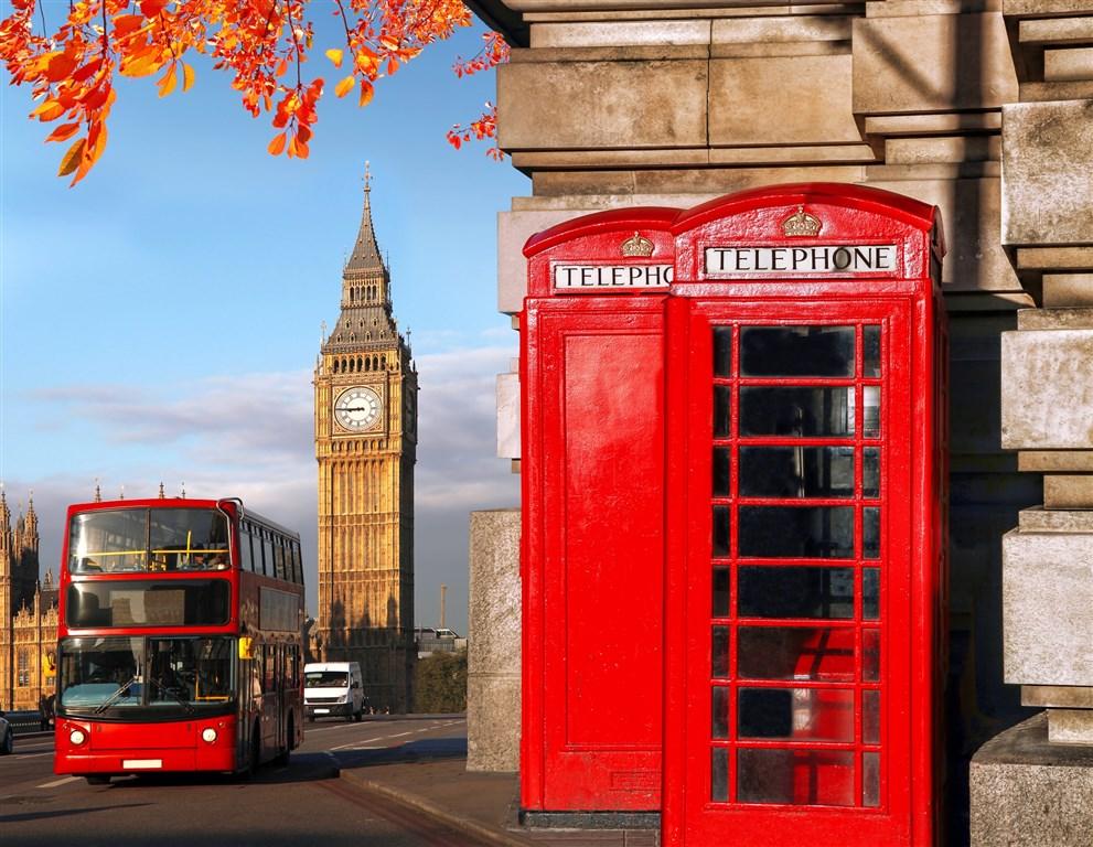 London-Hop-on-Hop-off-Bus-Telefonzelle-shutterstock_302261093.j