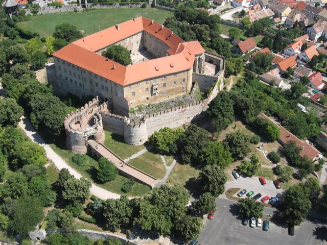 Siklosi_var,_foto_VV1.jpg