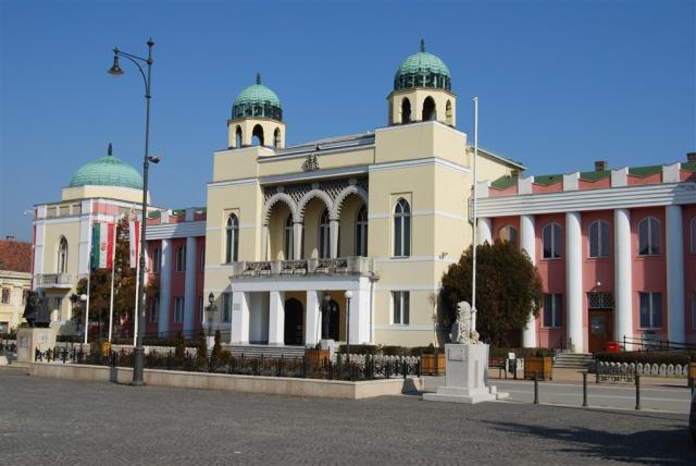 Városháza_Mohács_-_City_hall_in_Mohács.JPG