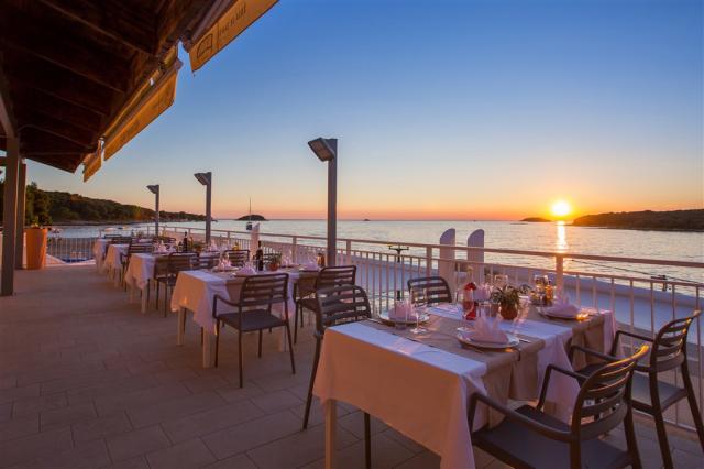 Camping Orsera_Restaurant Vala_5.jpg