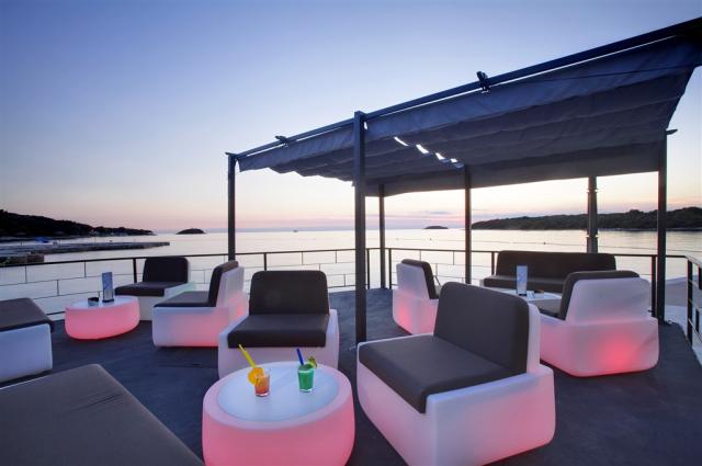 Camping Orsera_bar.jpg