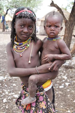<p>Namibie - Populární zdobení korálky</p>