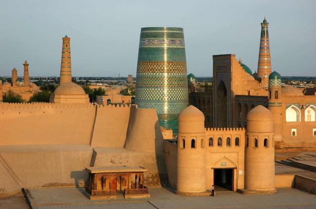 <p>Uzbekistán - Chiva - minaret Kalta Minor</p>