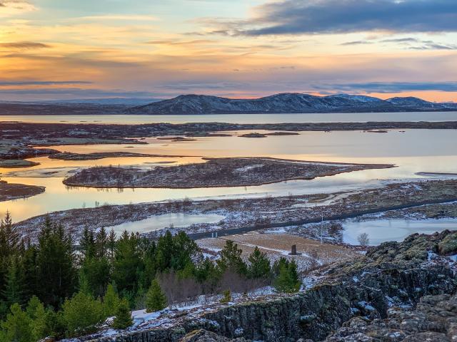 <p>Island – krajina v národním parku Pingvellir – foto Adam Gav