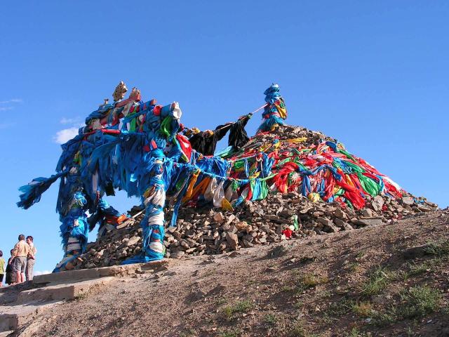 <p>Mongolsko - posvátná hora kamení ovoo</p>