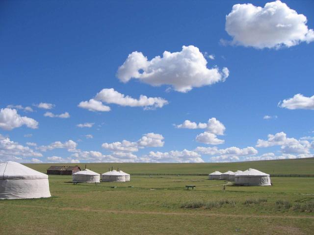 <p>Mongolsko - jurty ve stepi</p>