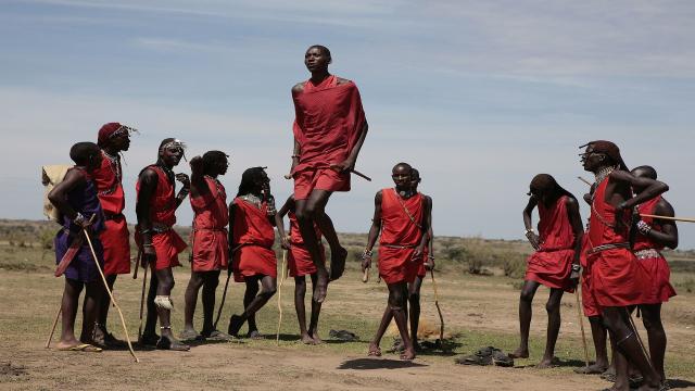 <p> Keňa - NP Amboseli - masajští tanečníci</p>