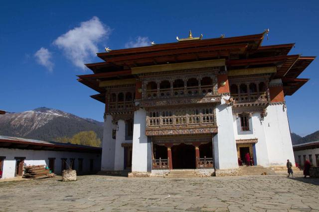 <p>Bhútán - vnitřní náměstí hradu Punakha Dzong</p>
