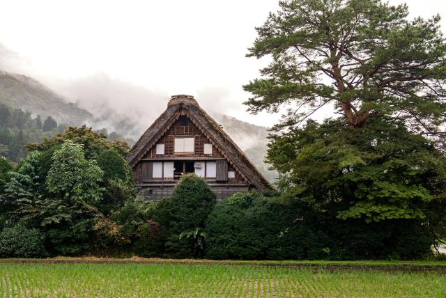 <p>Japonsko - pohádková vesnice Širakawa-go - foto Laurent Genc
