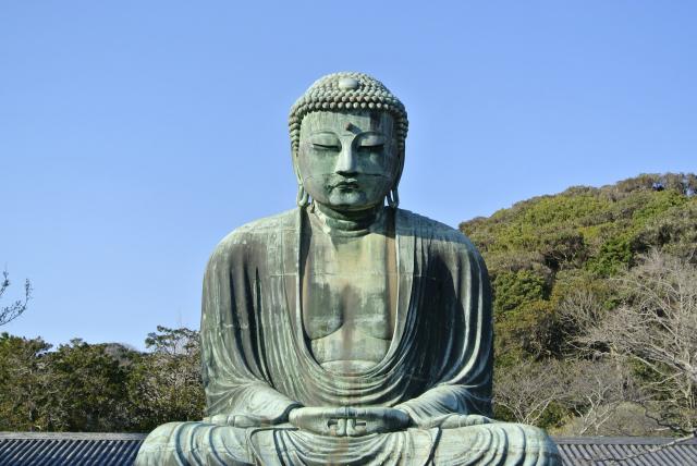 <p>Japonsko - socha Buddhy ve městě Kamakura - foto Christian E