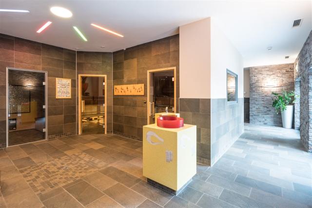 AT_KLU_Panorama_Hotel_Turra_21apv80_00017.jpg
