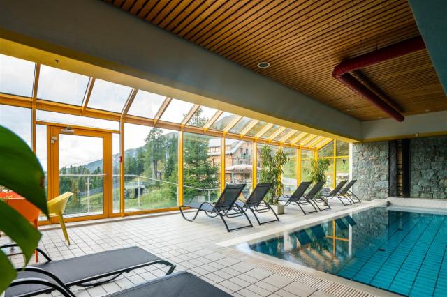 AT_KLU_Panorama_Hotel_Turra_21apv80_00005.jpg